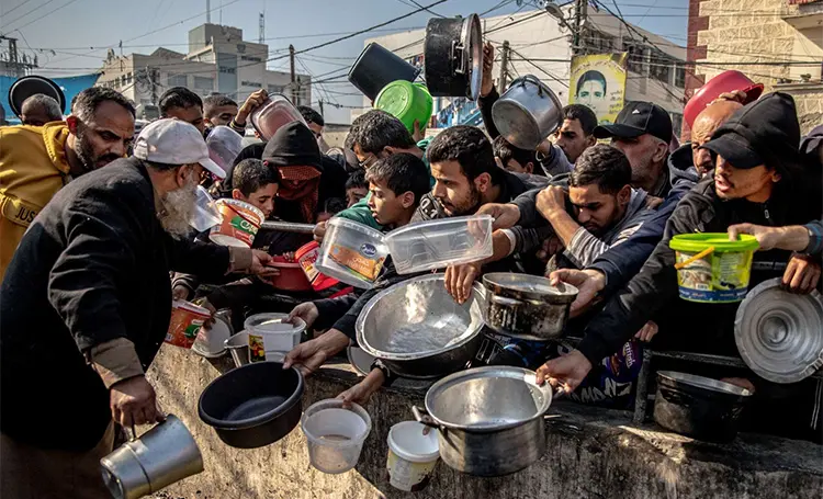 food-distribution-al-shaboura-camp-in-gaza-media